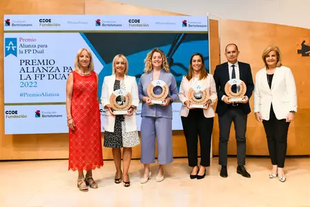 Ricardo Rodríguez recoge el premio de Placo e ISOVER